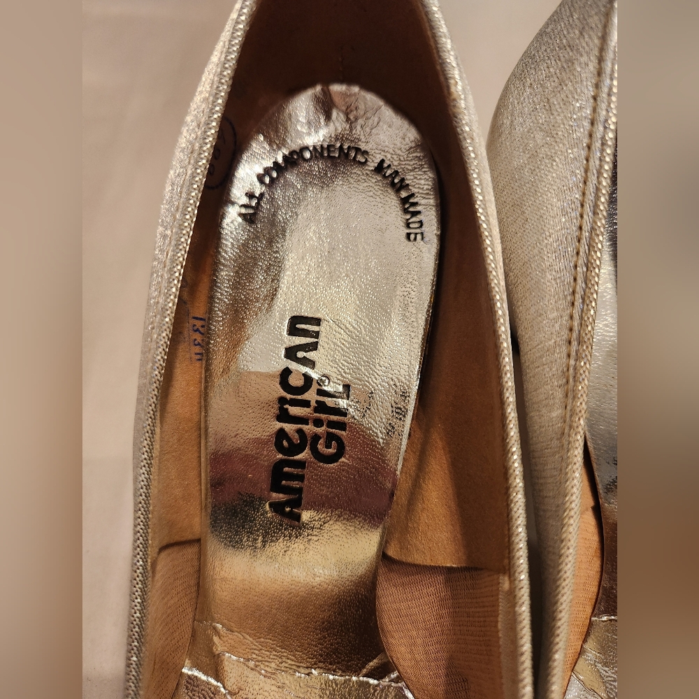 Vintage Silver American Girl Pumps - Size 6, 2.5" Heel - Picture 4 of 11